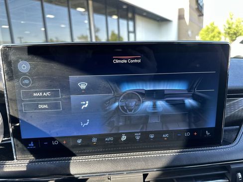 Used 2023 Lincoln Corsair Reserve w/ Equipment Group 201A FWD image 17