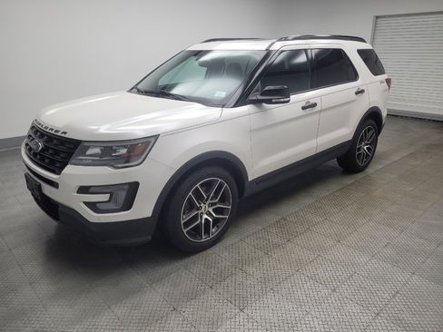 Used 2017 Ford Explorer Sport w/ Equipment Group 401A AWD/4WD image 2