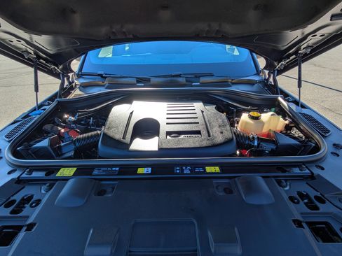 Certified 2025 Land Rover Range Rover Sport SE image 31