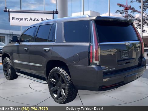 Used 2016 Cadillac Escalade Luxury AWD/4WD image 7