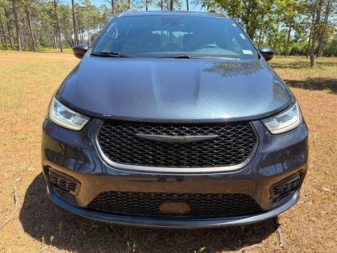 Used 2021 Chrysler Pacifica Touring w/ S Appearance Package FWD image 8