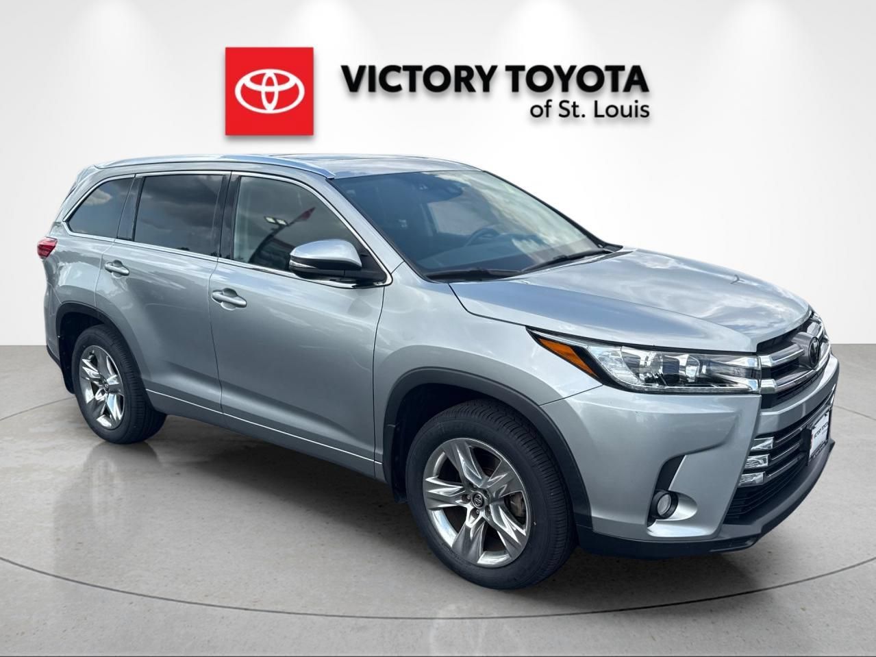 Used 2018 Toyota Highlander Limited AWD/4WD image 1