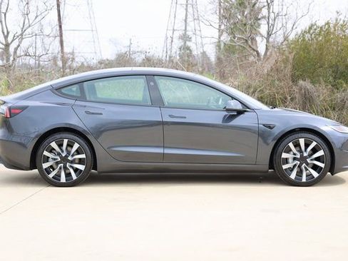 Used 2025 Tesla Model 3 Long Range image 4