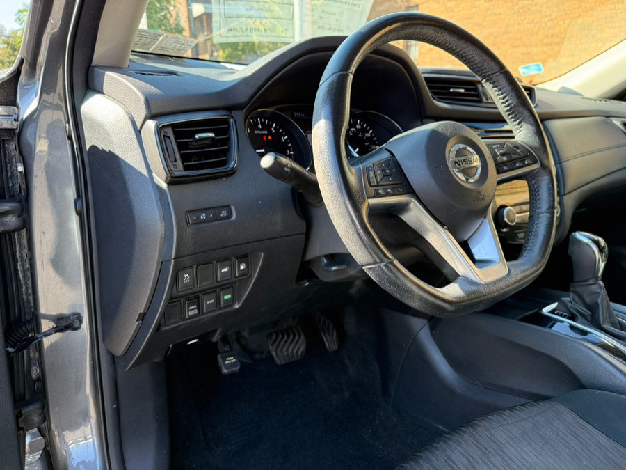 Used 2018 Nissan Rogue SV AWD/4WD image 12