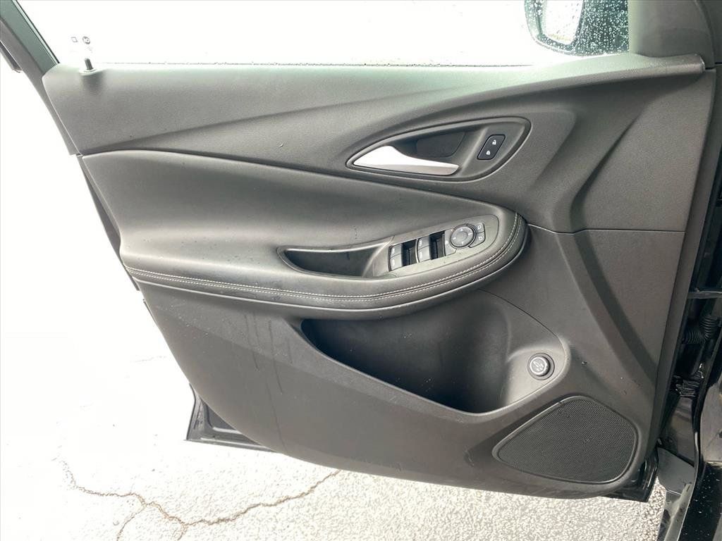 Used 2024 Buick Encore GX Preferred FWD image 21