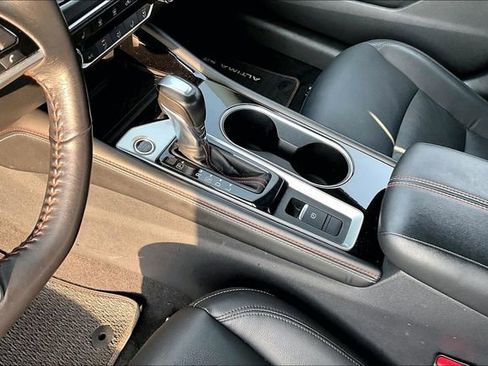 Used 2023 Nissan Altima 2.5 SR w/ SR Premium Package image 13