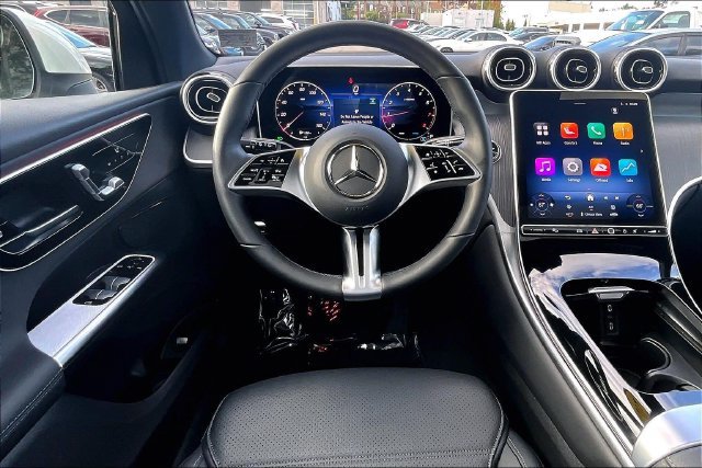 Used 2026 Mercedes-Benz GLC 300 4MATIC image 4