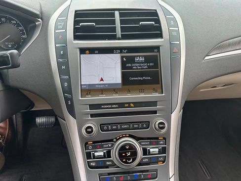 Used 2017 Lincoln MKZ Reserve FWD image 16
