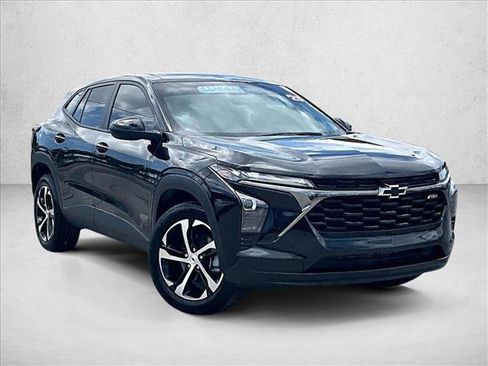 Certified 2025 Chevrolet Trax RS image 12