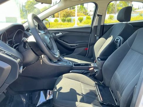Used 2018 Ford Focus SEL FWD image 9