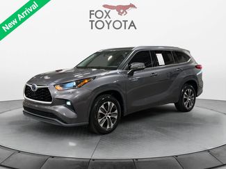Used 2021 Toyota Highlander XLE FWD video 1