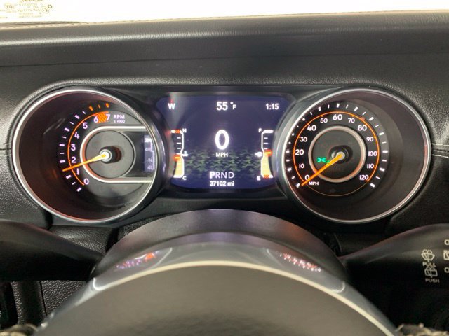 Used 2019 Jeep Wrangler Unlimited Sahara w/ Cold Weather Group AWD/4WD image 25