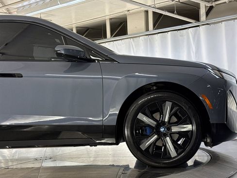 Used 2023 BMW iX xDrive50 w/ Sport Package AWD/4WD image 36