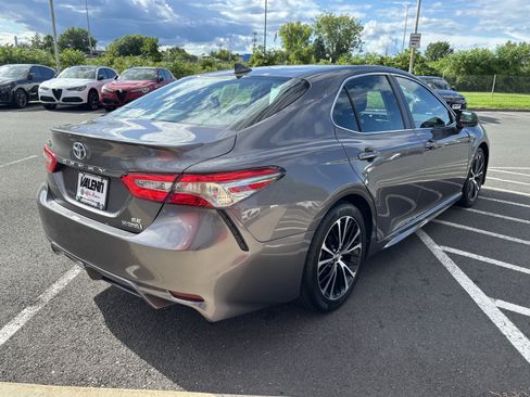 Used 2019 Toyota Camry SE w/ Audio Package FWD image 7