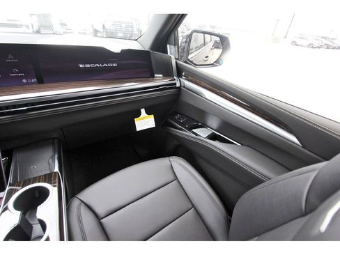 New 2026 Cadillac Escalade ESV 2WD image 10