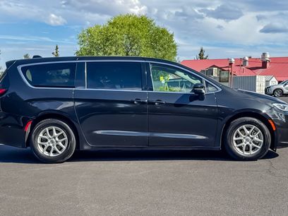 Used 2023 Chrysler Pacifica Touring-L