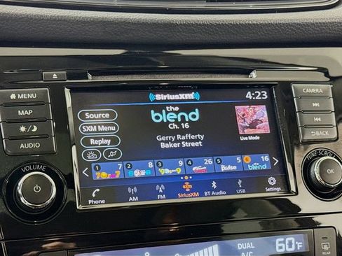 Used 2018 Nissan Rogue SL w/ Premium Package image 13