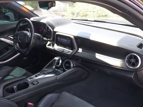 Used 2020 Chevrolet Camaro SS RWD image 40