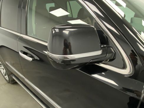 Used 2017 Cadillac Escalade Premium Luxury image 13