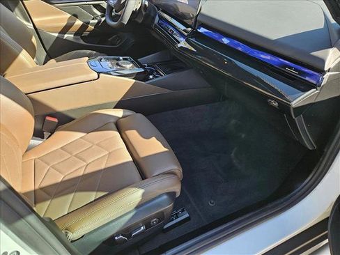 Used 2026 BMW i5 eDrive40 w/ Premium Package image 22