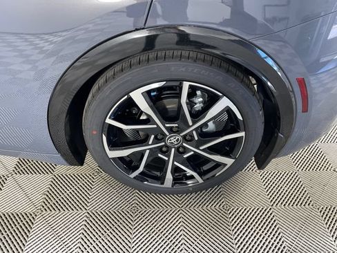 New 2026 Toyota Prius Plug-In Hybrid FWD image 11