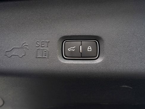 Used 2025 Ford Expedition Platinum AWD/4WD image 12