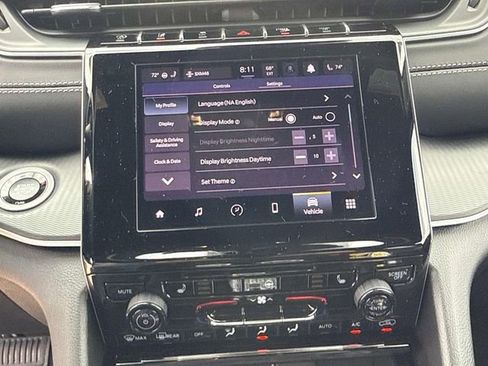 New 2025 Jeep Grand Cherokee L Altitude image 18