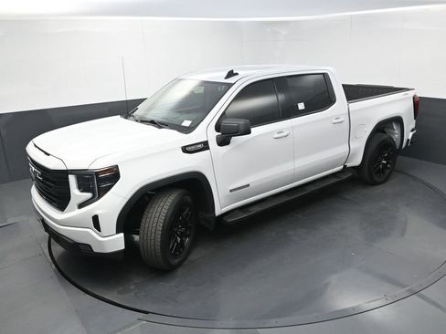 Used 2022 GMC Sierra 1500 Elevation w/ LPO, Elevation Black Package image 32