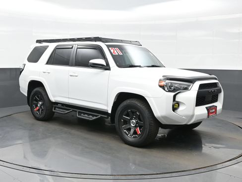 Used 2021 Toyota 4Runner Trail Special Edition AWD/4WD image 8