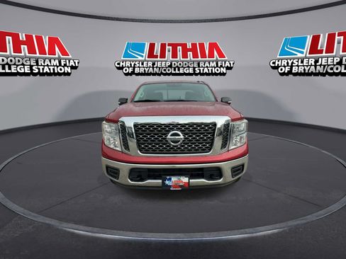 Used 2018 Nissan Titan SV AWD/4WD image 3
