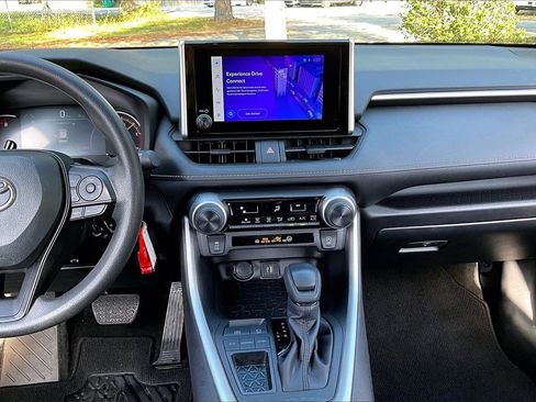 Used 2024 Toyota RAV4 LE image 9