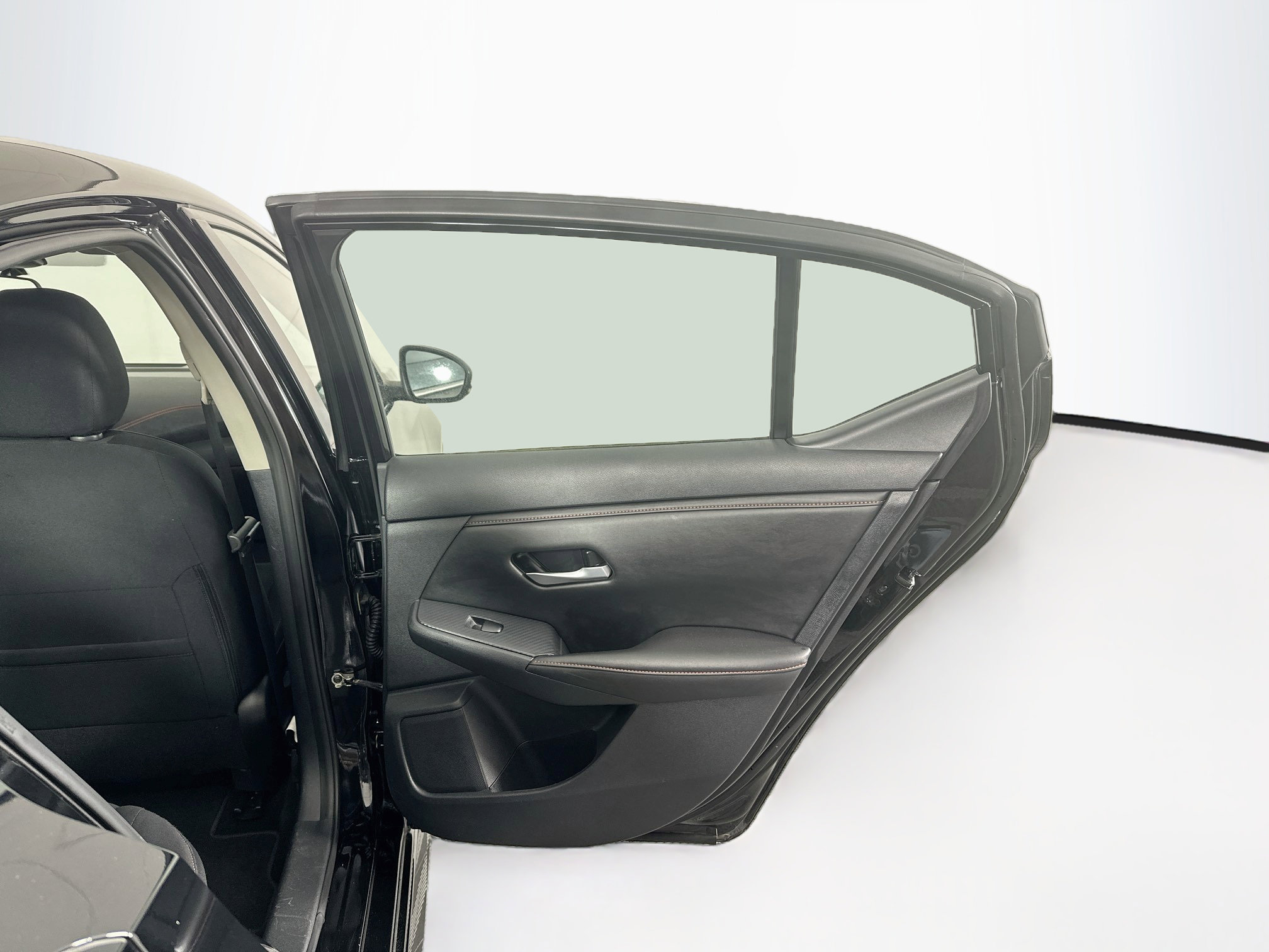 Used 2025 Nissan Sentra SR FWD image 28