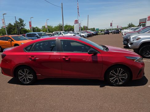 Used 2024 Kia Forte GT-Line FWD image 2