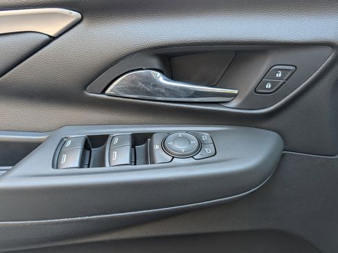 Used 2022 Chevrolet Bolt LT w/ Infotainment Package image 15