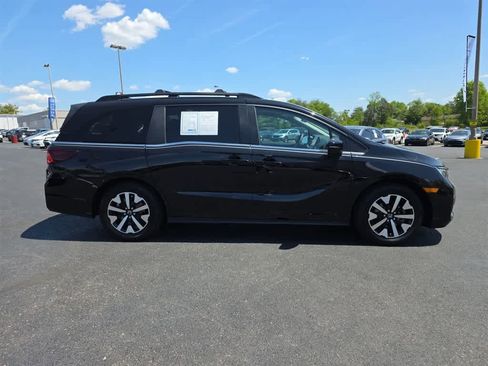 Certified 2026 Honda Odyssey EX-L image 2