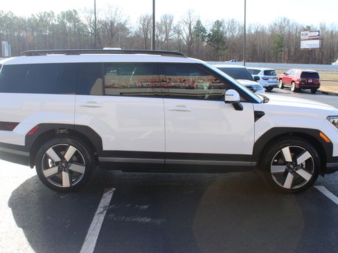 Used 2025 Hyundai Santa Fe Limited image 5