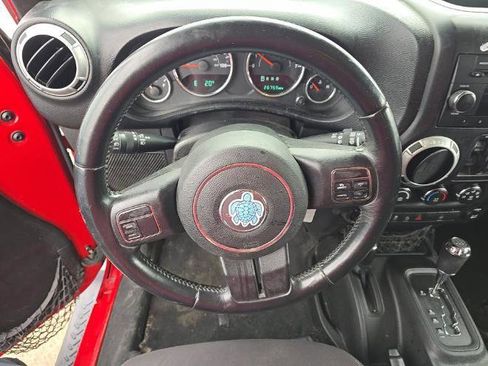 Used 2013 Jeep Wrangler Unlimited Sahara AWD/4WD image 13
