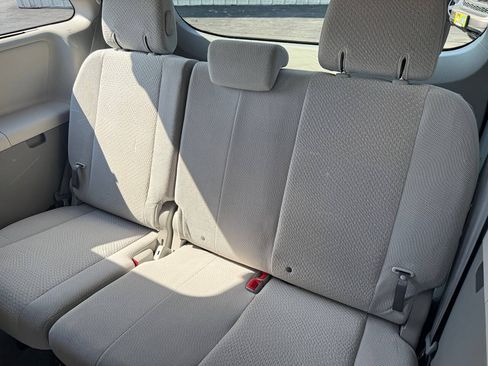 Used 2014 Toyota Sienna LE FWD image 29