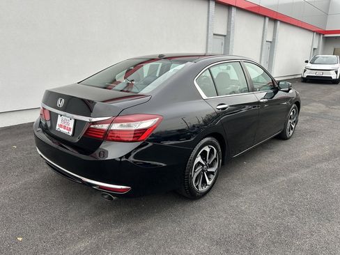 Used 2017 Honda Accord EX image 4