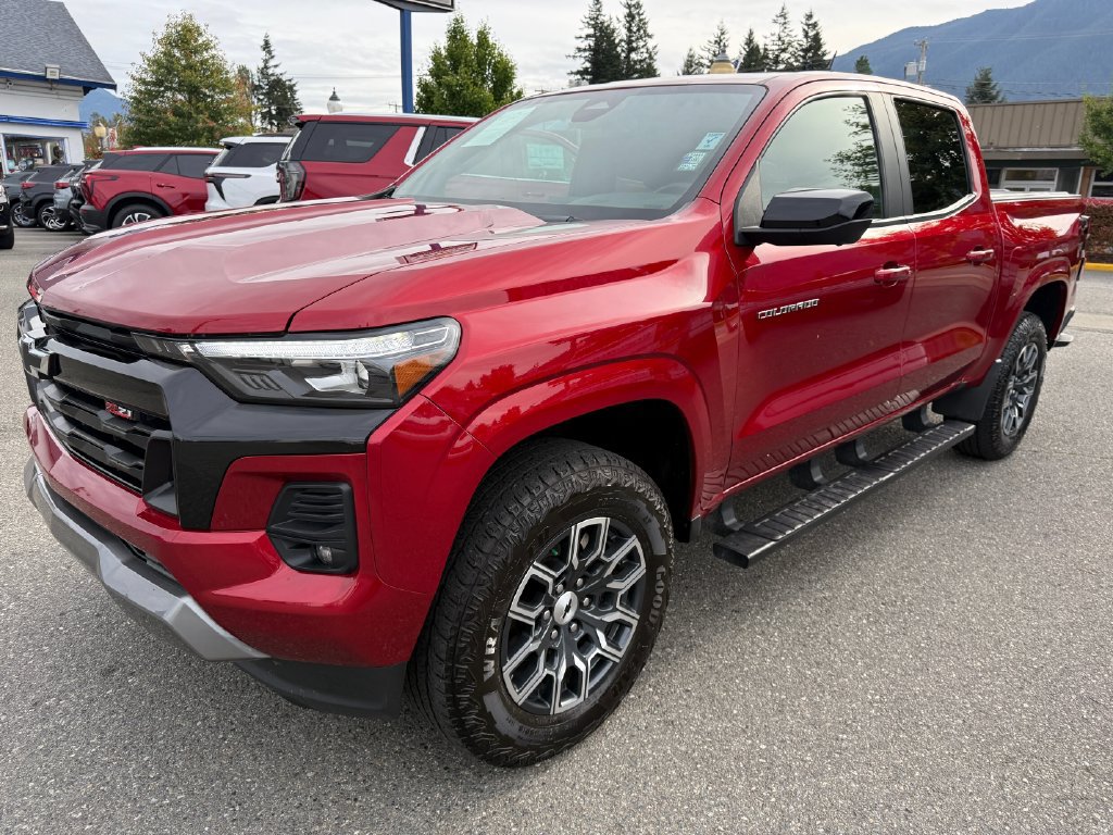 Used 2023 Chevrolet Colorado Z71 w/ Z71 Convenience Package 2 AWD/4WD image 3