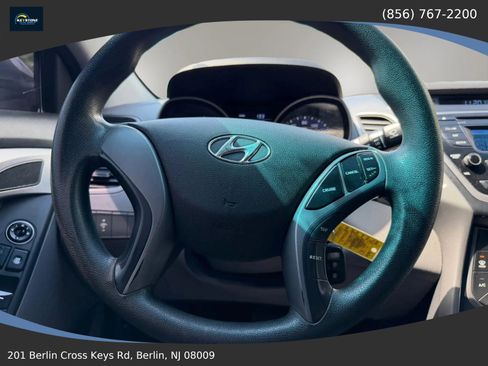 Used 2016 Hyundai Elantra SE FWD image 17