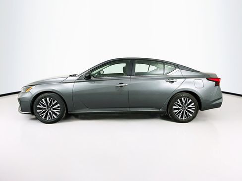 Used 2025 Nissan Altima 2.5 SV image 4