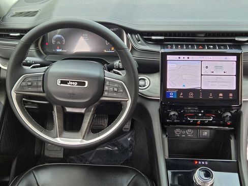 Used 2023 Jeep Grand Cherokee Limited RWD image 35