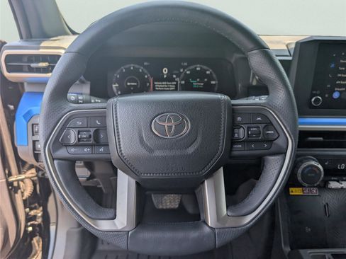 Used 2025 Toyota 4Runner TRD Off-Road AWD/4WD image 21