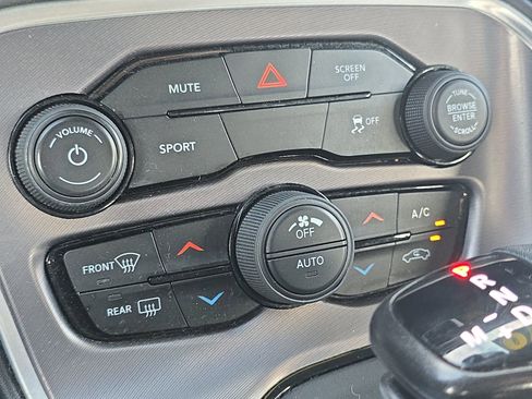 Used 2020 Dodge Challenger SXT w/ Blacktop Package image 19