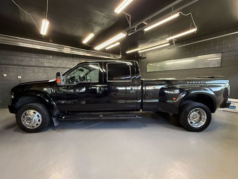 Used 2010 Ford F450 Harley-Davidson AWD/4WD image 6