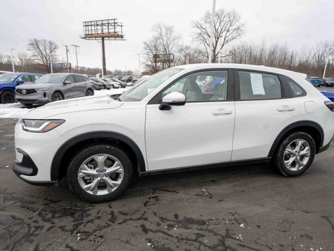 Certified 2023 Honda HR-V LX image 3