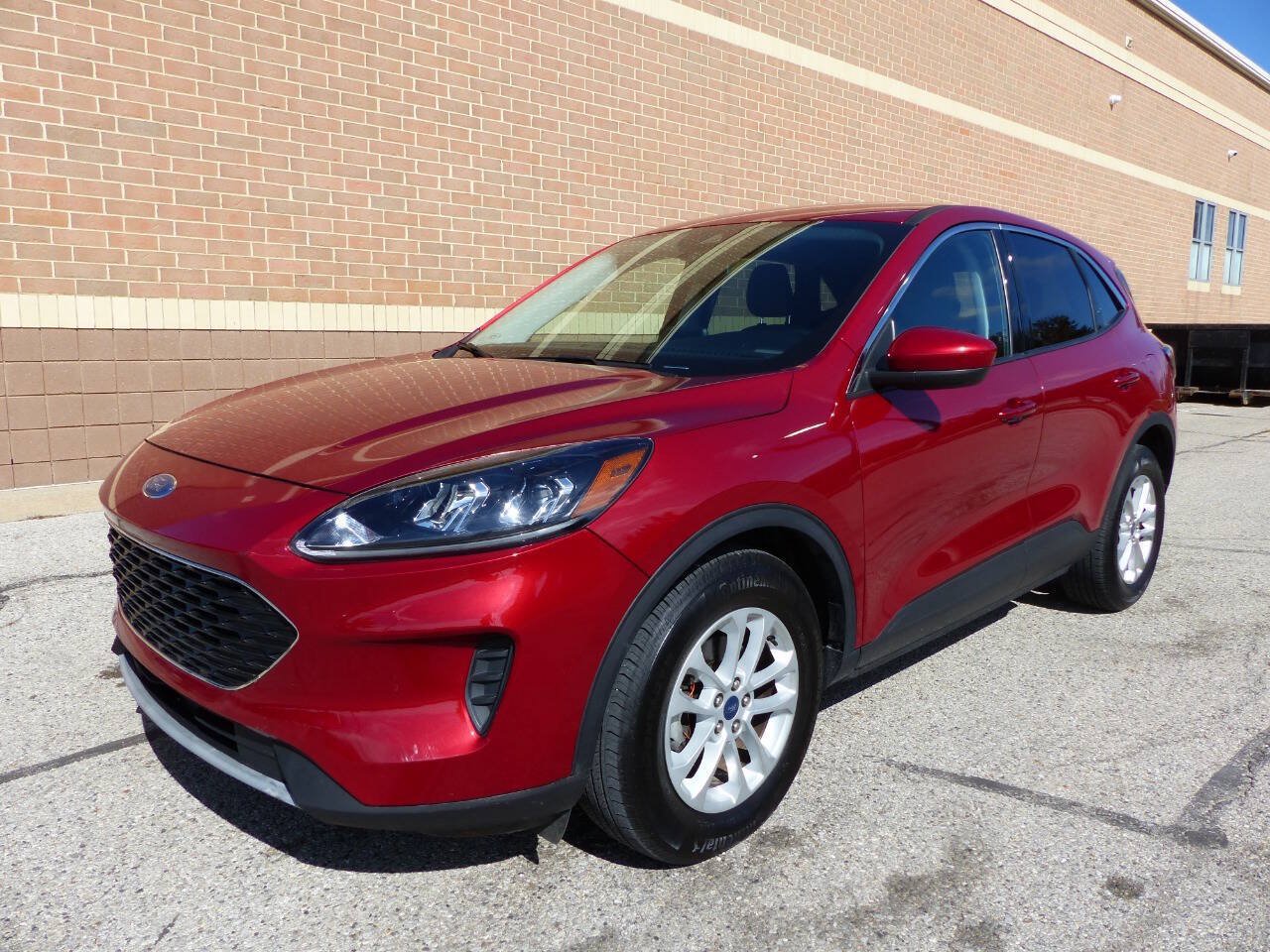 Used 2021 Ford Escape SE w/ Convenience Package AWD/4WD image 1