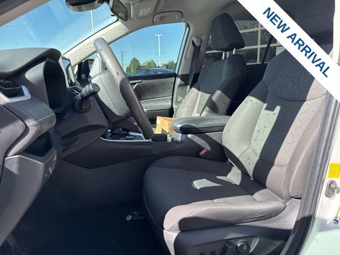 Used 2023 Toyota RAV4 AWD Hybrid image 16