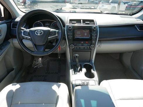 Used 2015 Toyota Camry XLE image 10